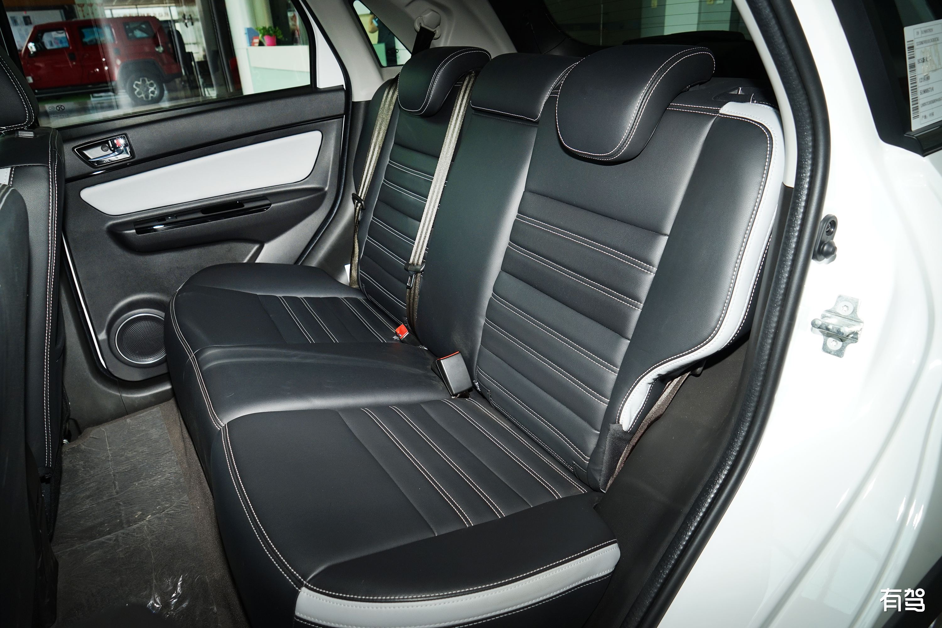 北汽EC5内饰3 青岛租用电动汽车